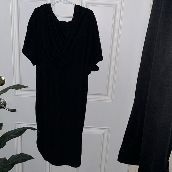 Black bathing suit coverup - Picture 2 of 4